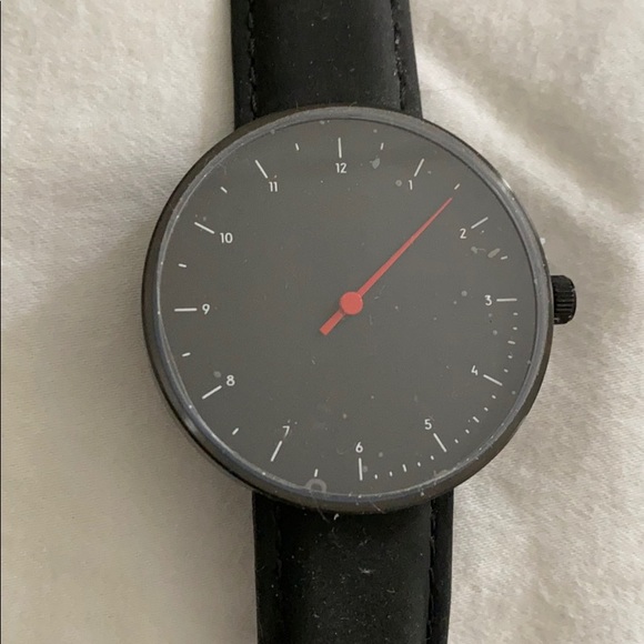 Watch - Picture 2 of 3